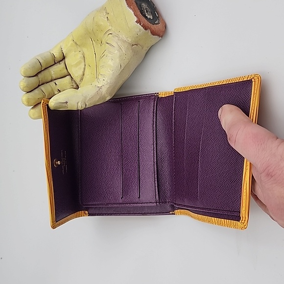 LOUIS VUITTON Tassil Yellow Epi Leather Elise Wallet - Picture 8 of 11